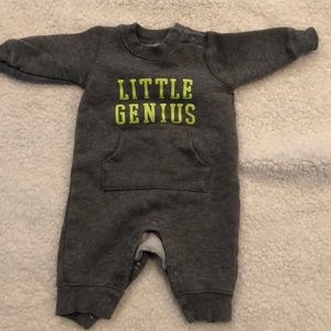 Carter’s sweatsuit. Very good condition.
